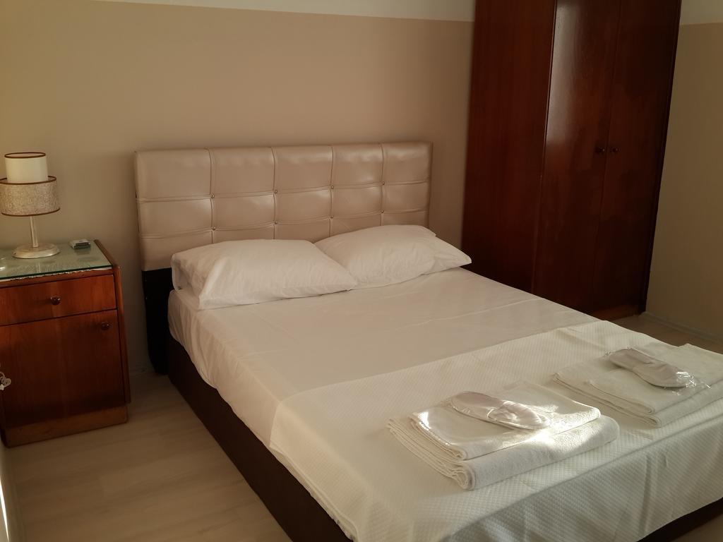 Klas Otel Si̇Le Şile Bilik gambar